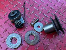 675-wub Cub Cadet - 243cc Engine Pulley With Spacer And Idler Bracket