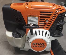 Km131 Stihl R Trimmer With Attachments