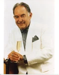 Robin Leach 8X10 Photo #F3671. Fixed Price $6.99.